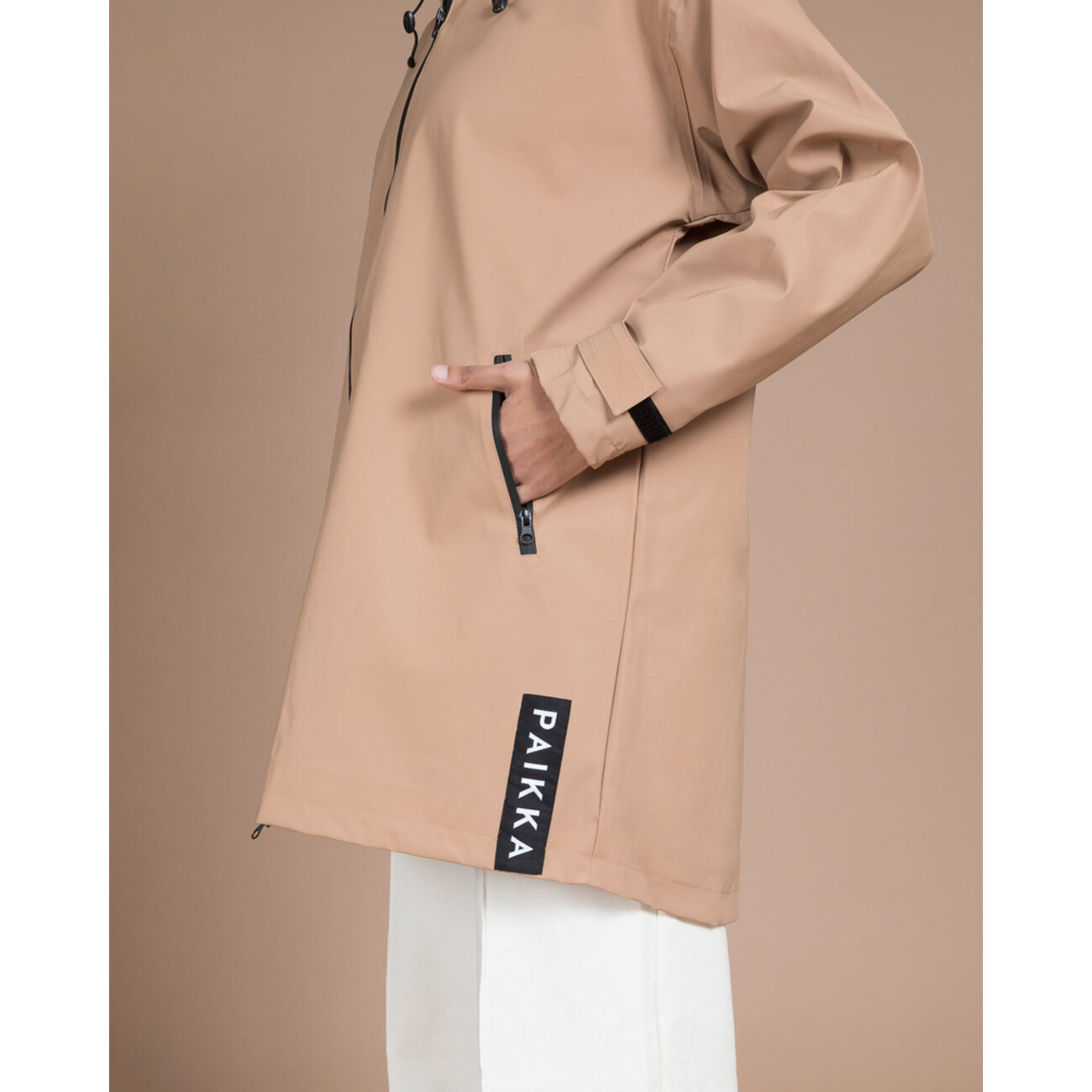 PAIKKA Visibility Raincoat Lite für Damen – Reflektierender & Wasserdichter Regenmantel Bild 7