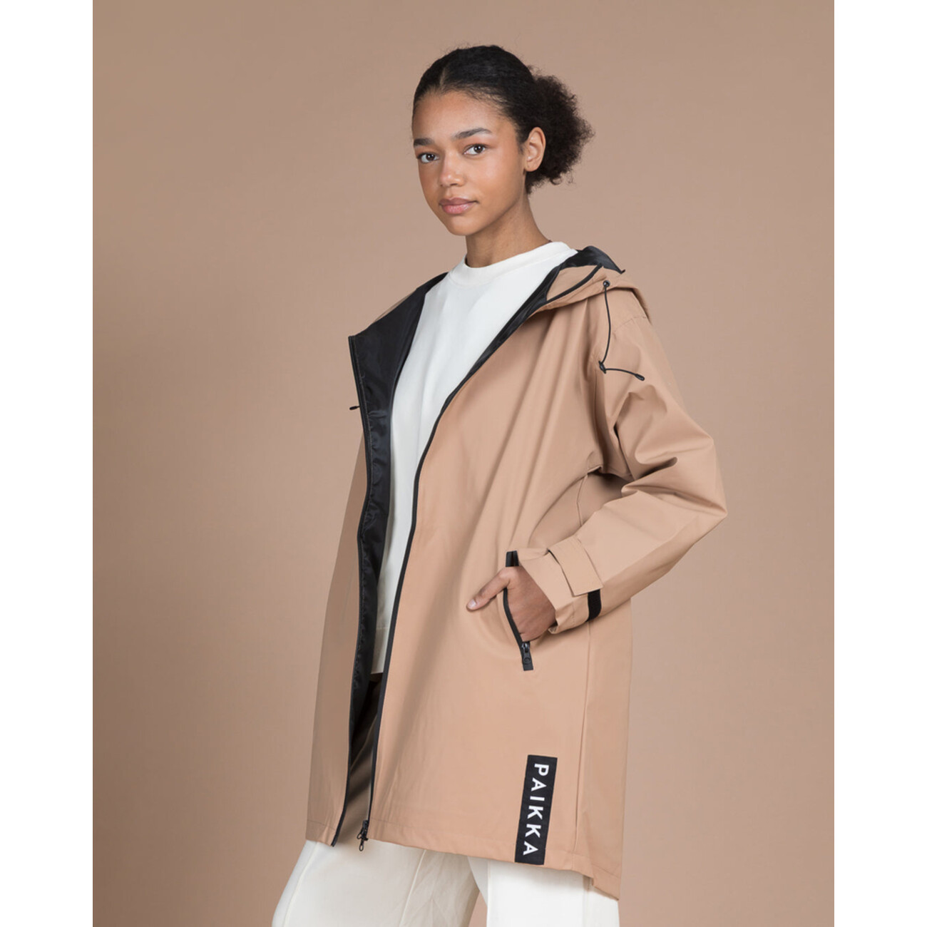 PAIKKA Visibility Raincoat Lite für Damen – Reflektierender & Wasserdichter Regenmantel Bild 1