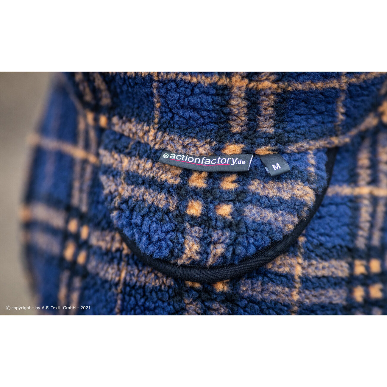 Warmover Fleece Cape Bild 10