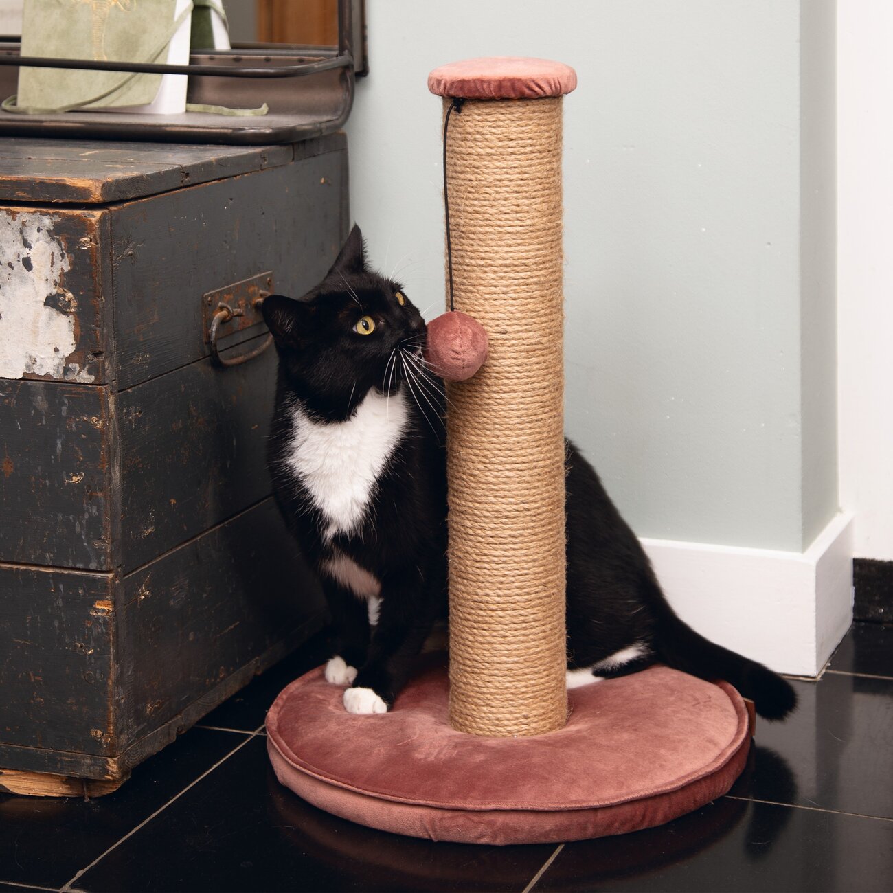 Designed by Lotte Kratzsäule Yenna Bild 2