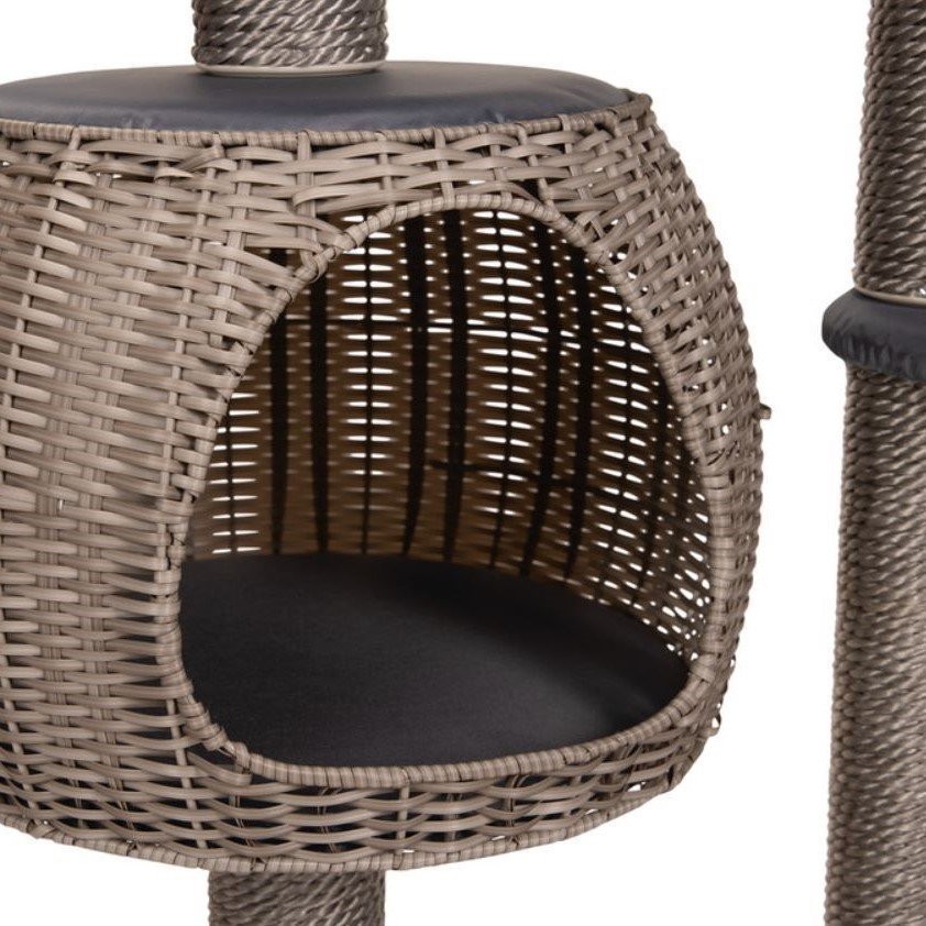 Outdoor Kratzbaum mit Spielzeug Bild 4