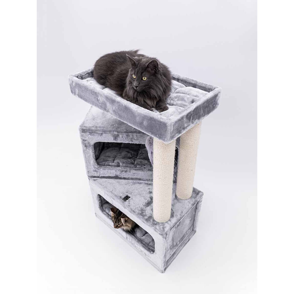 Kratzbaum Mansion mit Höhlen Bild 7