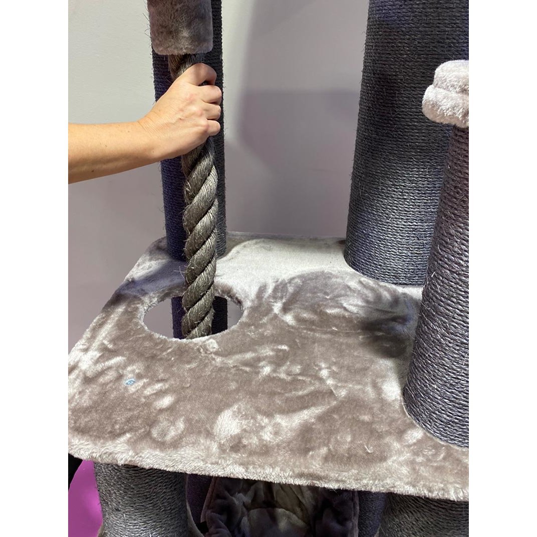 Kratzbaum Panorama mit Sofa Bild 10