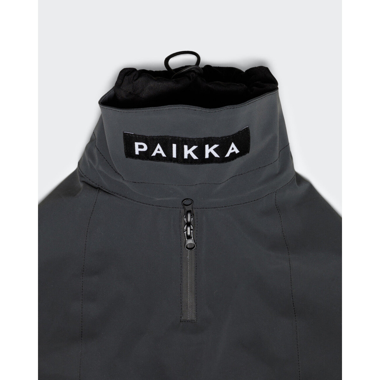 PAIKKA Visibility Raincoat Dark – Hochreflektierender, wasserdichter Hunderegenmantel Bild 4
