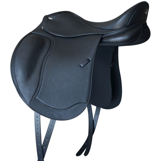 Letek Dressur Sattel Smooth S Line mit Wollkissen Bild 1