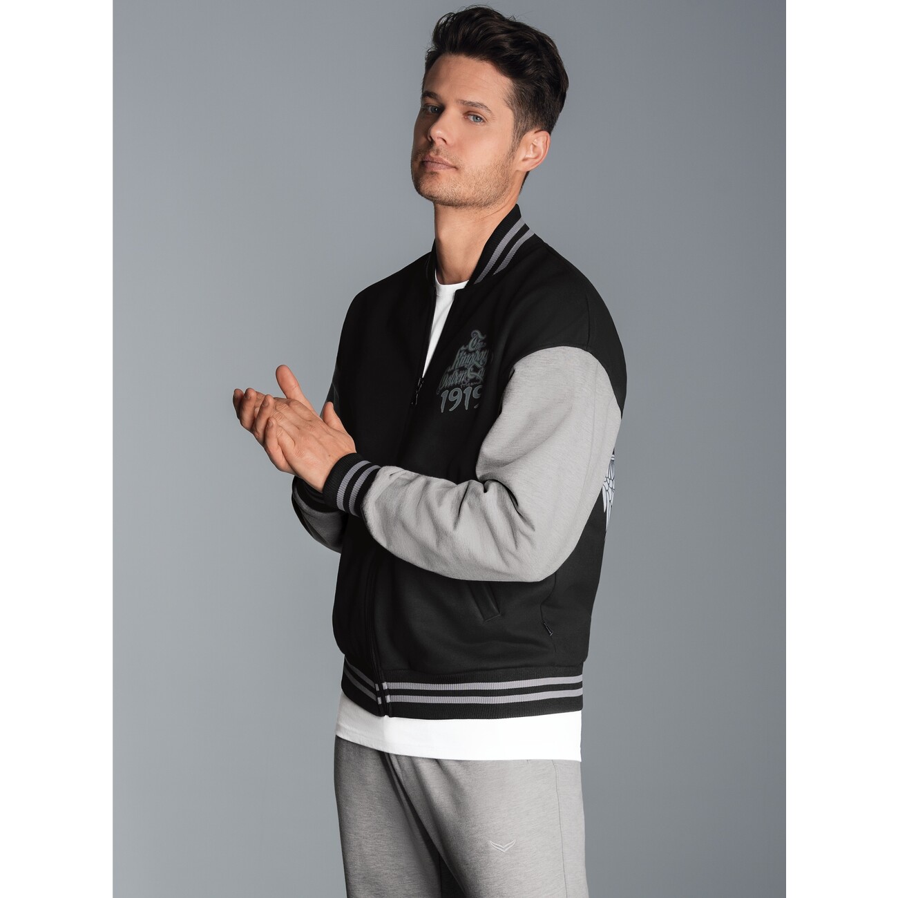 Collegejacke mit großem Adler-Rückenprint Schwarz Bild 4