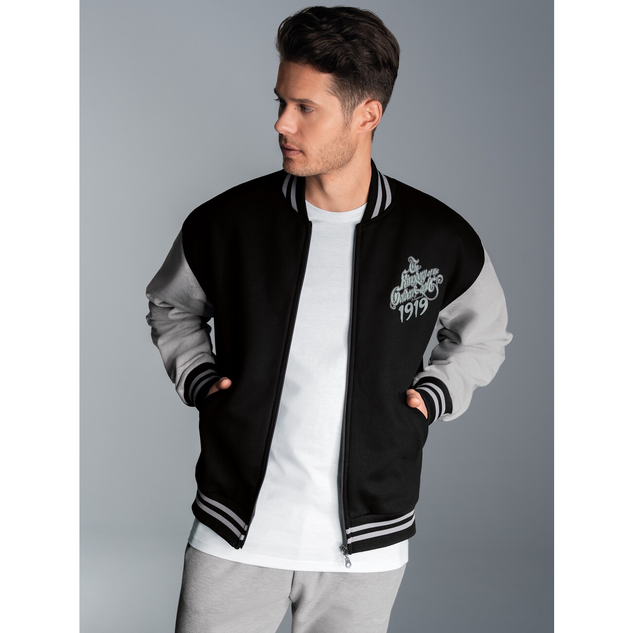 Collegejacke mit großem Adler-Rückenprint Schwarz Bild 6