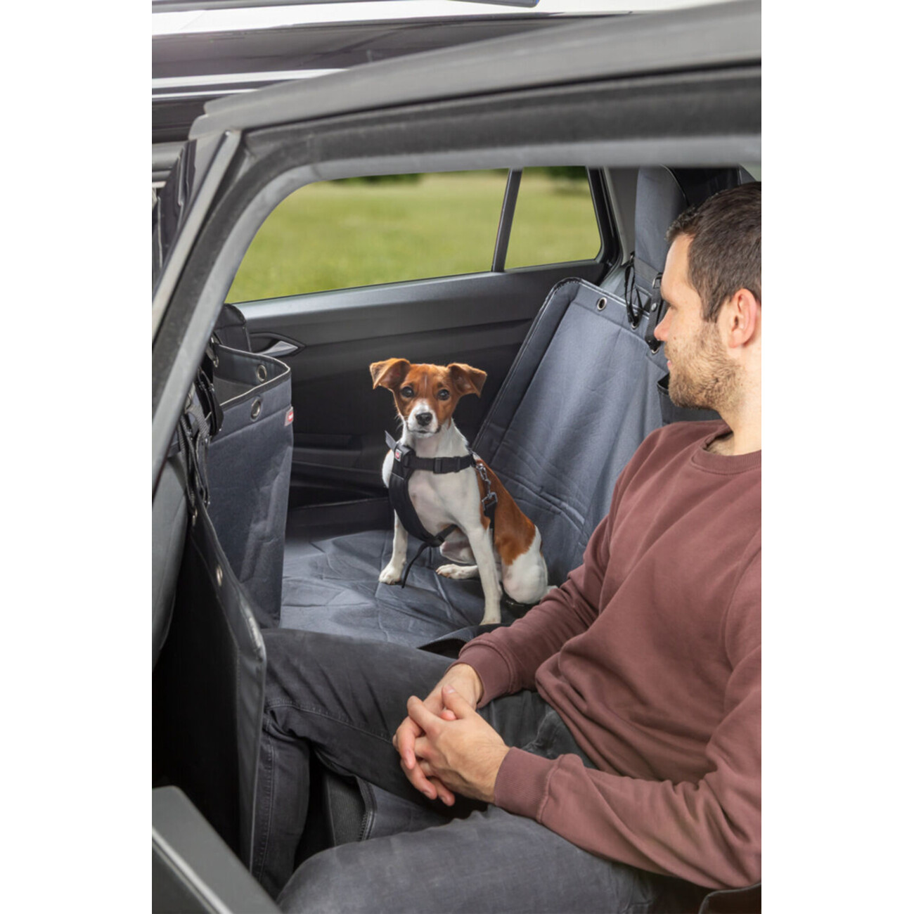 TRIXIE Auto-Schondecke für die Rückbank – Sicherer Autoschutz für deinen Hund Bild 7