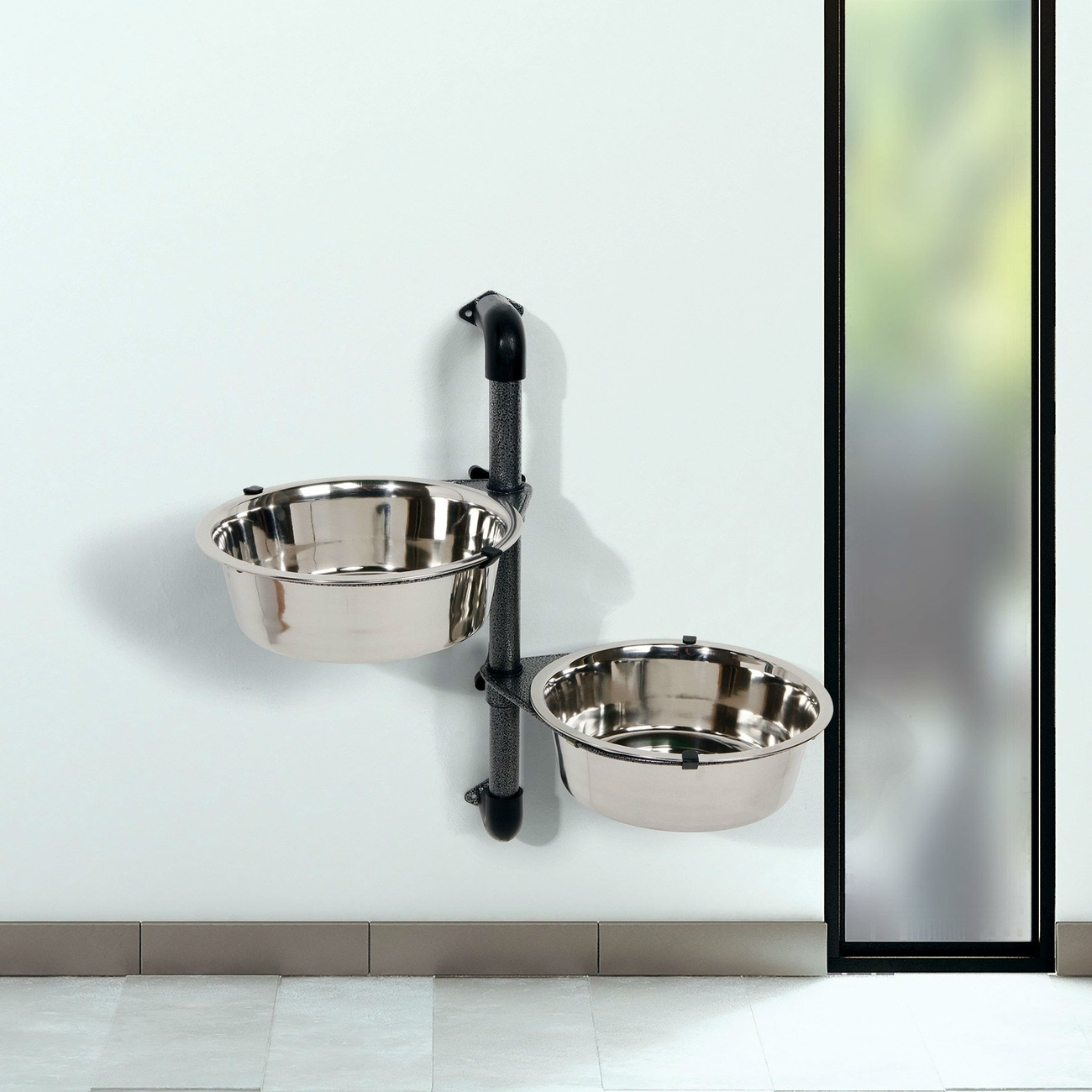 Trixie Hundebar mit Klapperschutz und Wandhalterung Bild 2