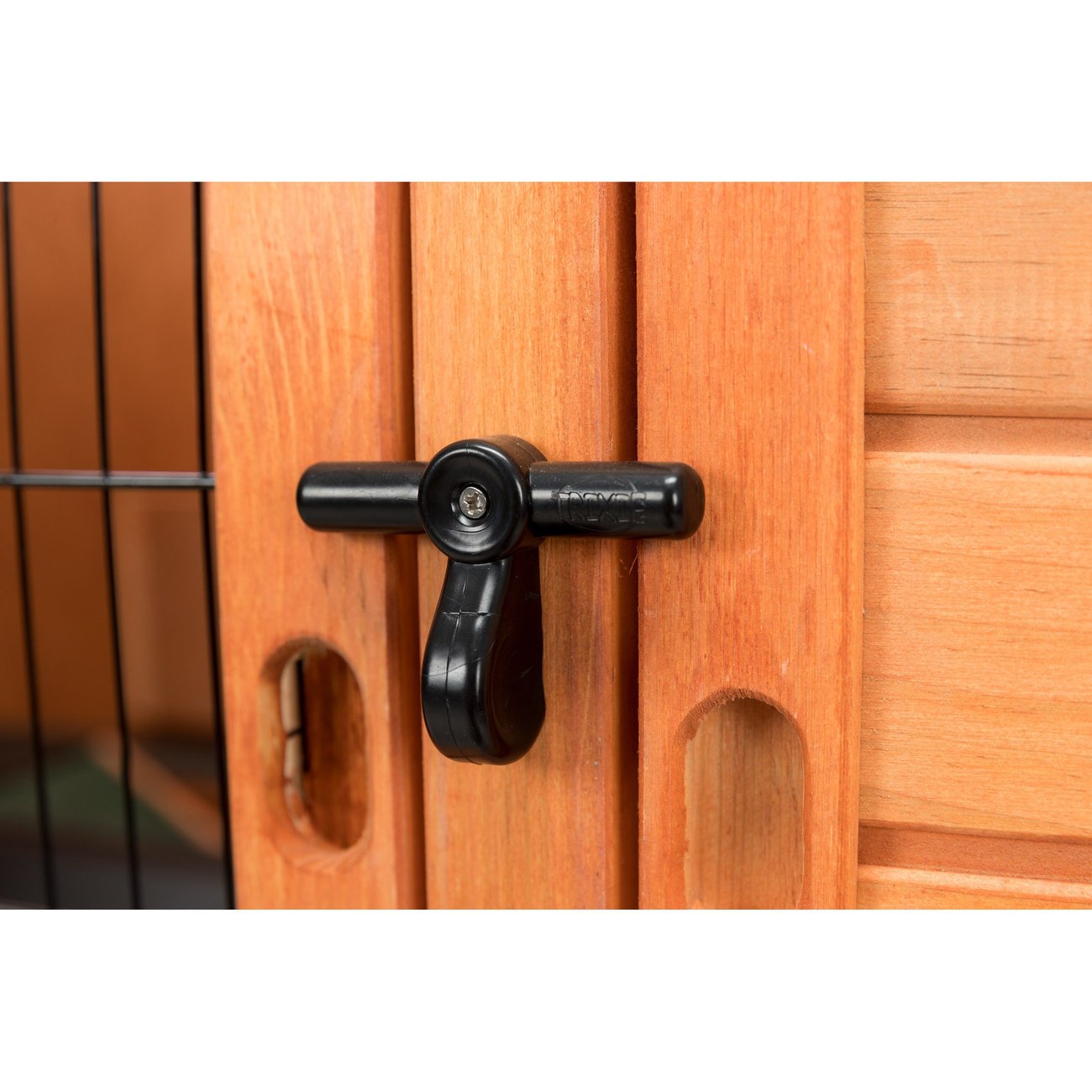 Kleintierstall mit Freilaufgehege Bild 7