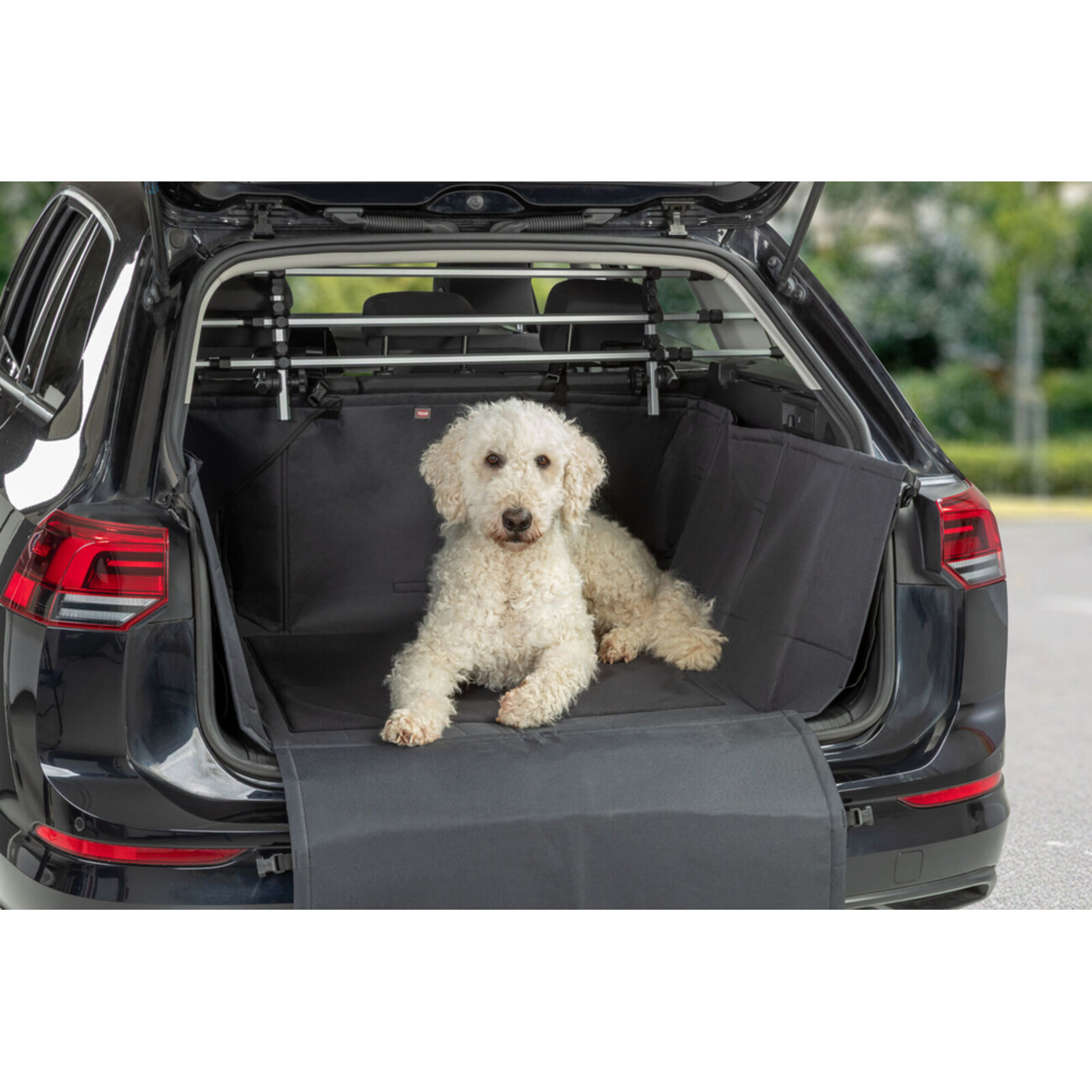 TRIXIE Kofferraum-Schondecke für Hunde – Optimaler Schutz für dein Auto Bild 2
