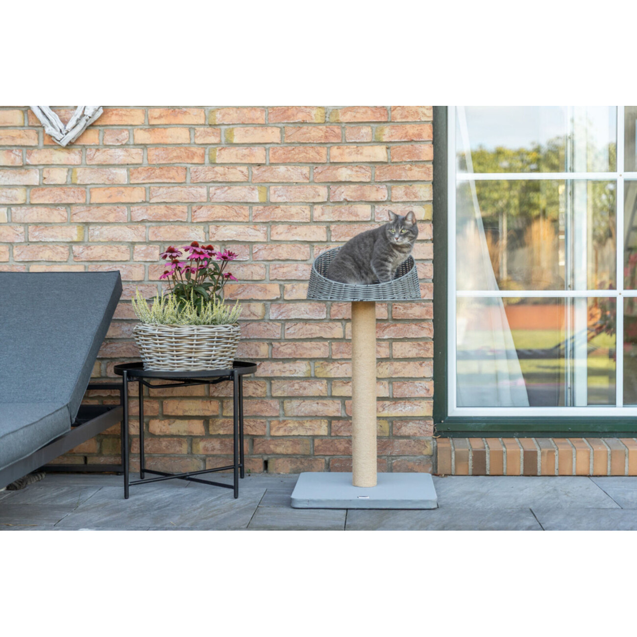 TRIXIE Outdoor Kratzbaum Amalia - Der perfekte Abenteuerspielplatz für deine Katze! Bild 1