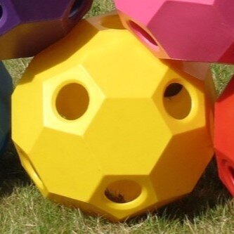 Happy Hay Play Futterball für Pferde Bild 8