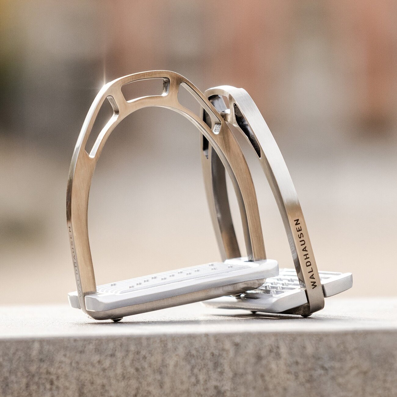 Majestic Ally Steigbügel Aluminium - Western Steigbügel Mit Gravur Schwarz/Silber