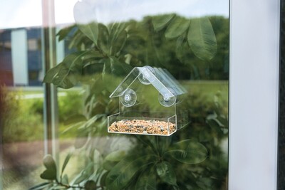Impressionen zu TRIXIE Vogelfutterhaus für Fensterscheibe, Bild 1